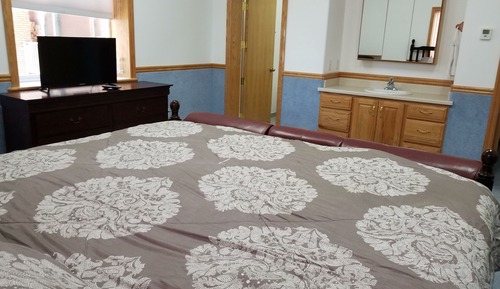 Signature Single Room, 1 King Bed