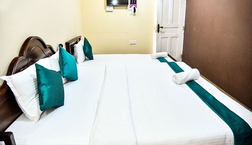 Deluxe Triple Room, Multiple Beds, Mountain View