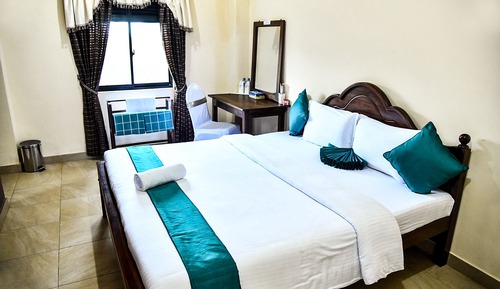 Deluxe Double Room, 1 King Bed, Mountain View