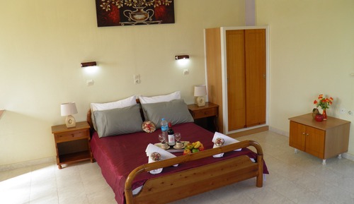 Deluxe Triple Room, 1 Bedroom, Garden View (22, 27)