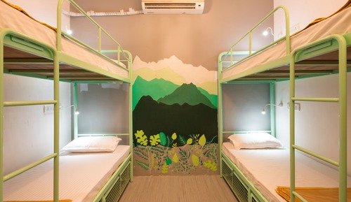 Shared Dormitory, Women only