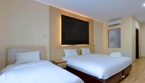 Deluxe Family Room