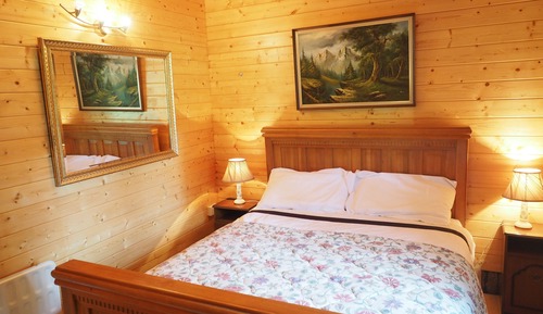 Traditional Chalet, 2 Bedrooms, Garden View, Garden Area