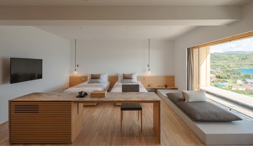Twin Room, Lake View