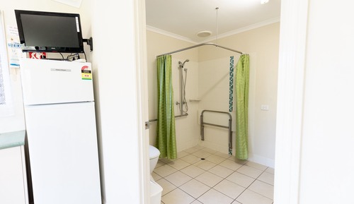 Hillside Villa 3/5, Accessible