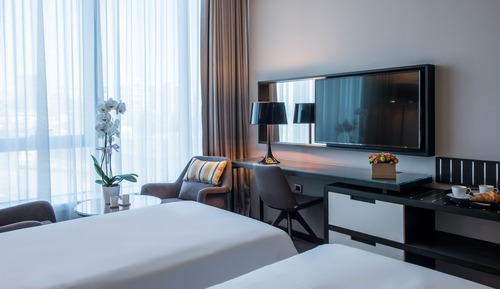 Room, 2 Twin Beds, City View