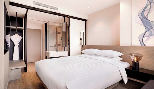 Premier Room, 1 King Bed (Premier Deluxe)