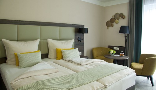 Double Room (air conditioner)