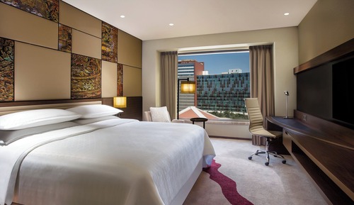 Room, 1 King Bed, Pool View