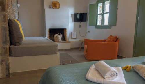 Deluxe Triple Room