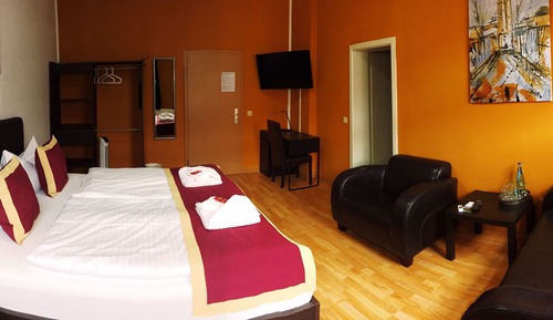 Double Room, 1 King Bed, Non Smoking, Ensuite