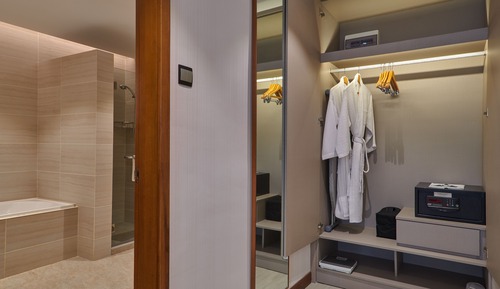 Deluxe Room, 2 Twin Beds, City View