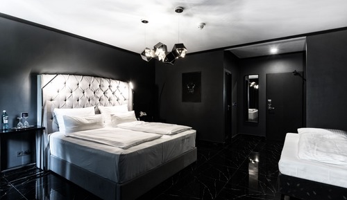 Triple Room (Belmont Trio)