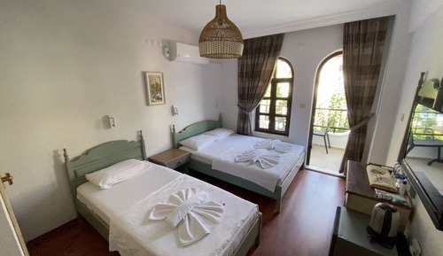 Standard Triple Room, Partial Sea View, Beachfront