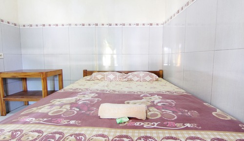 Economy Room
