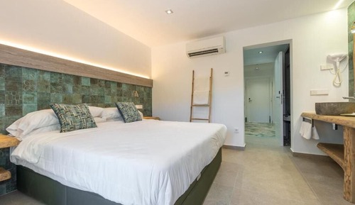 Premium Double Room, 1 King Bed, Balcony