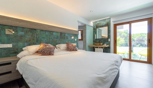 Premium Double Room, 1 King Bed, Balcony