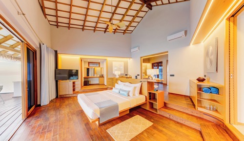 Water Suite with Pool