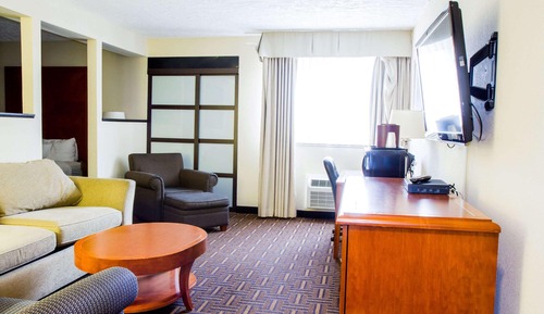 Suite, 1 King Bed, Non Smoking