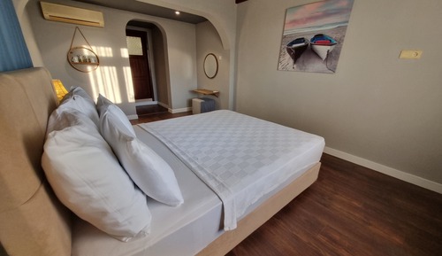 Classic Room, 1 Queen Bed, Terrace, Sea View