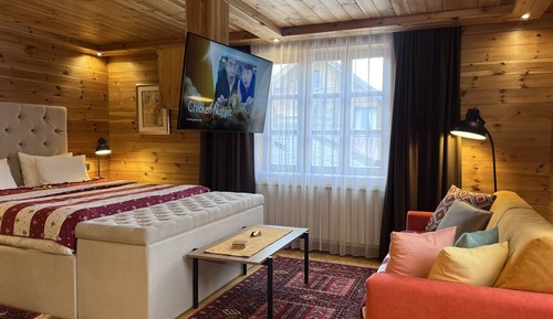 Deluxe Studio Suite, Non Smoking, Refrigerator & Microwave