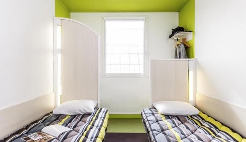 Room (Duo)