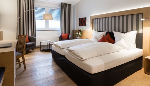 Standard Single Room, 1 Queen Bed