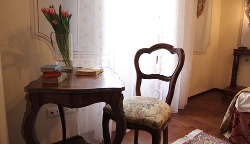 Executive Suite, City View