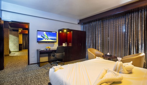 Premier Room, Pool View