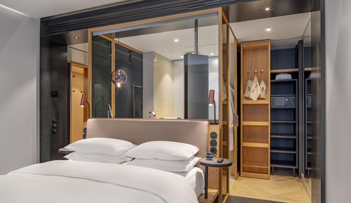 Room, 1 King Bed, Garden View, Courtyard Area