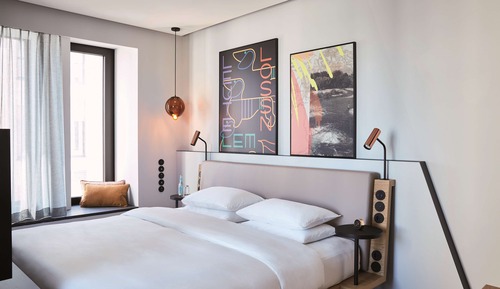 Andaz, Suite
