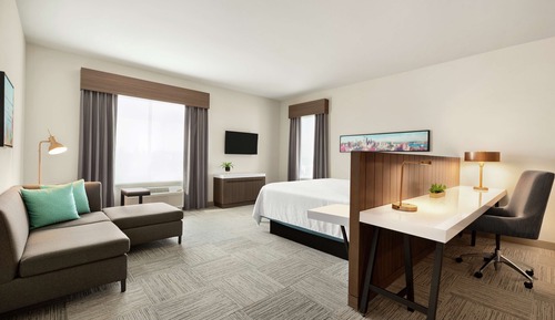 Deluxe Room, 1 King Bed, City View, Corner