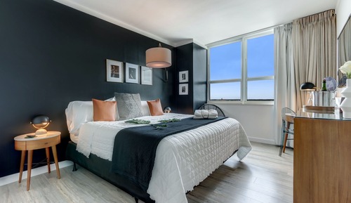 Beautiful City View Room in Coconut Grove ( NO BALCONY OR KITCHEN)