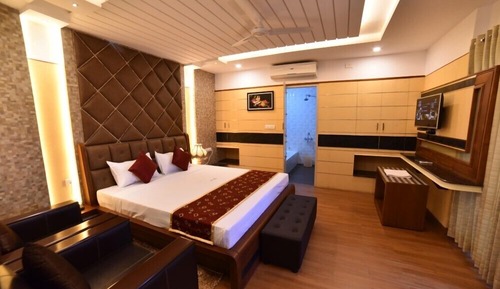 Deluxe Room AC