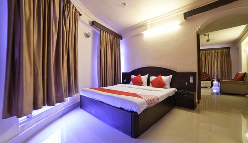 Deluxe Double or Twin Room, 1 King Bed