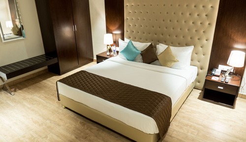 Suite, 1 Double Bed, Non Smoking, City View