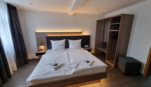 Deluxe Double Room, Private Bathroom, River View