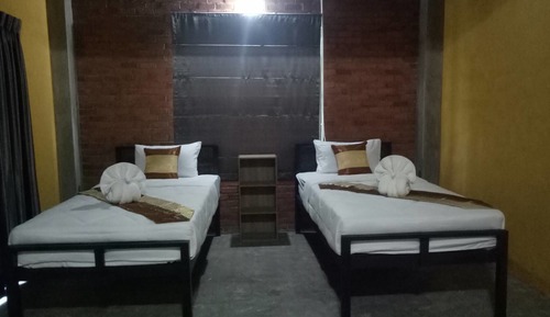 Standard Twin Room with Sofa Bed