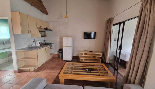 Executive Double Room, 1 Bedroom, Refrigerator & Microwave, Poolside