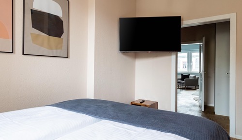 One-bedroom Suite M