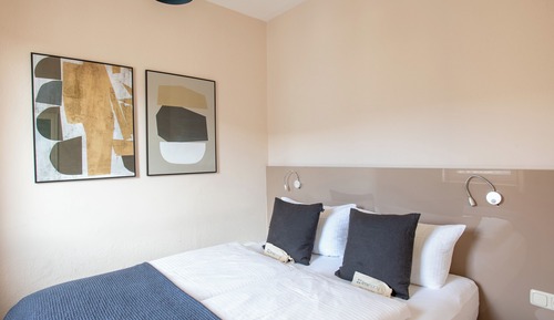 One-bedroom Suite S