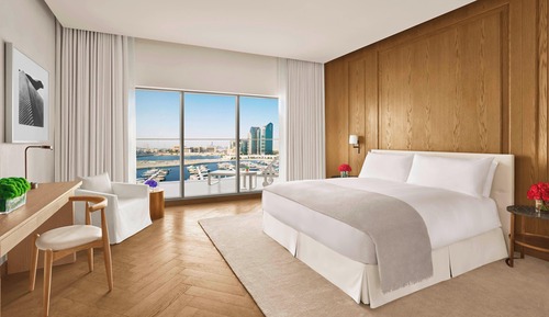 Premier Room, 1 King Bed, Balcony, Marina View