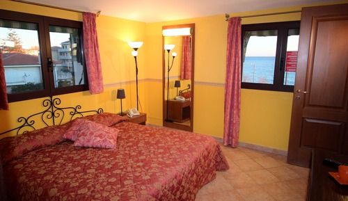 Apartment (215)