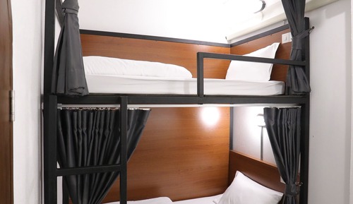 Standard Twin Room with Shared Bathroom 