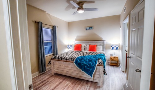 Condo, 1 Bedroom, Balcony, Lake View (1035)