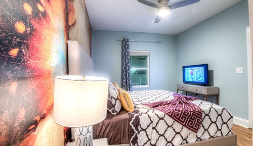 Condo, 2 Bedrooms, Balcony, Lake View (631)