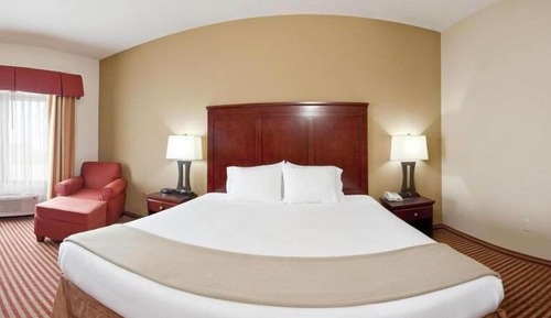 Standard Room, 1 King Bed, Roll-in Shower (Communications)