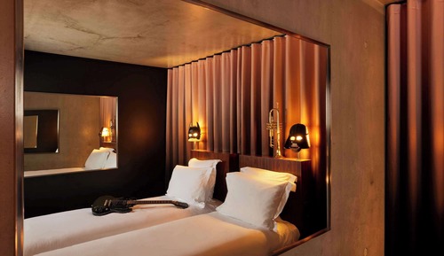 Twin Room, 2 Twin Beds (Medium Mama)