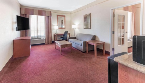 Family Studio Suite, 1 King Bed, Accessible, Non Smoking (Deluxe Family Suite)