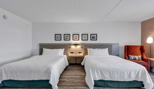 2 Queen Beds